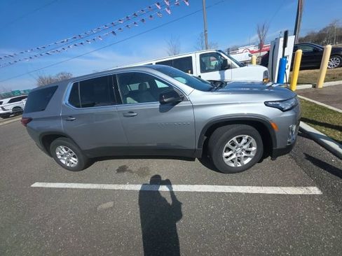 Certified 2023 Chevrolet Traverse LS image 2