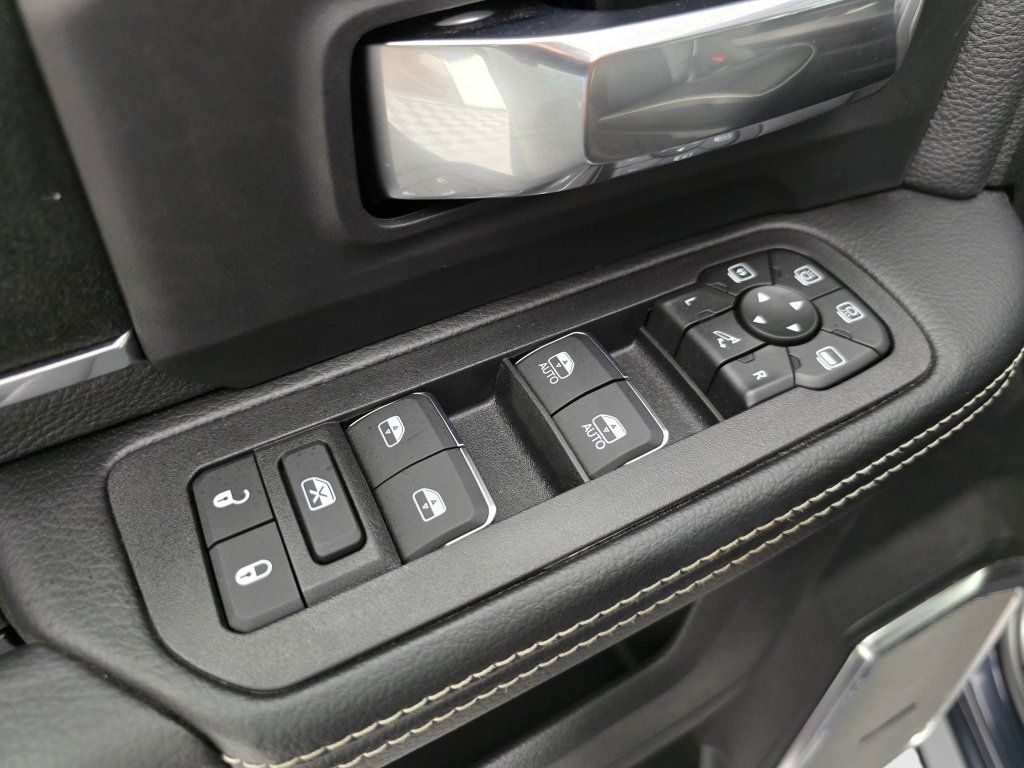 New 2026 RAM 2500 Laramie AWD/4WD image 21