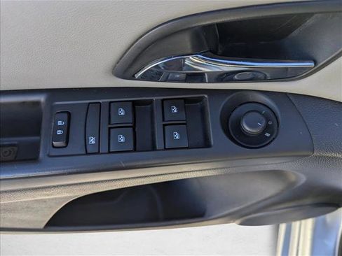 Used 2016 Chevrolet Cruze LT w/ Technology Package image 10