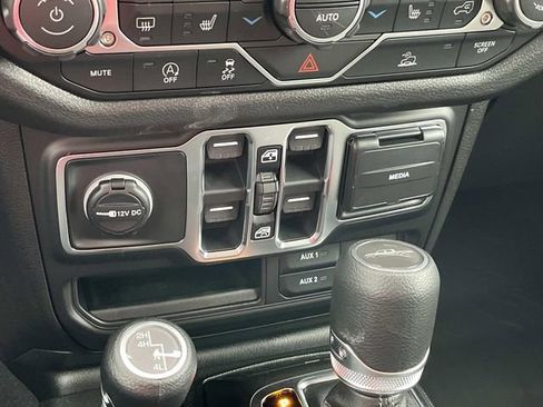 New 2026 Jeep Gladiator Sport AWD/4WD image 29