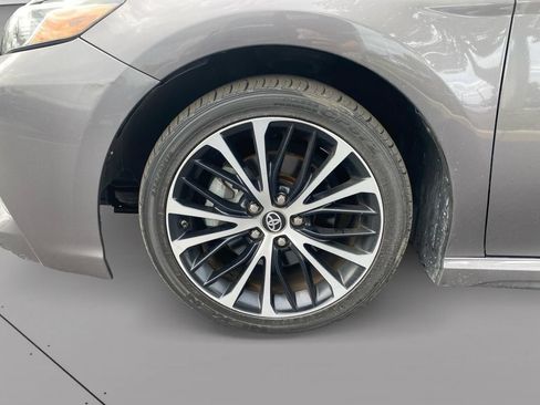 Used 2019 Toyota Camry SE FWD image 24