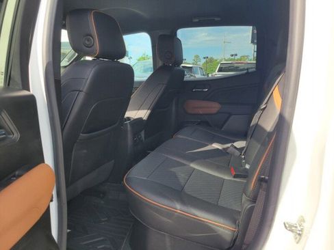 Used 2023 GMC Canyon AT4 w/ AT4 Premium Package AWD/4WD image 22