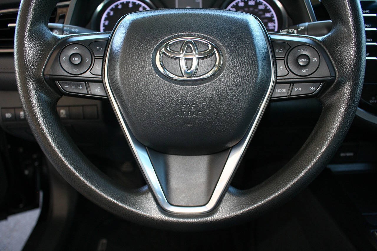 Used 2020 Toyota Camry LE w/ Convenience Package FWD image 17