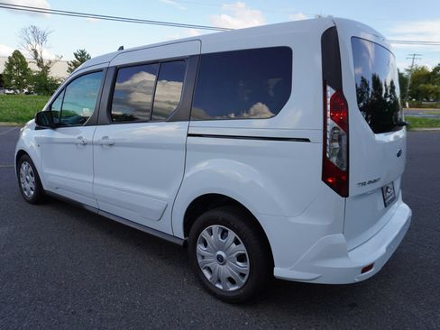 Used 2021 Ford Transit Connect XLT FWD image 5
