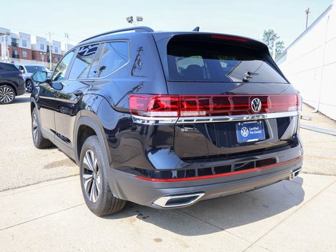 Used 2026 Volkswagen Atlas SE FWD image 3