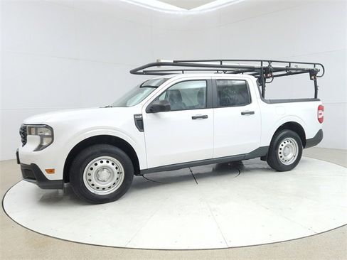 Used 2025 Ford Maverick XLT w/ Equipment Group 302A image 3