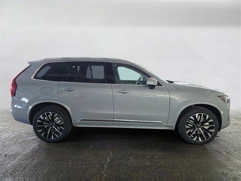 New 2026 Volvo XC90 T8 Plus w/ Protection Package Premier image 4
