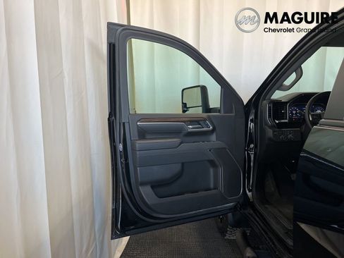 Used 2025 Chevrolet Silverado 2500 LT w/ Trail Boss Package image 16