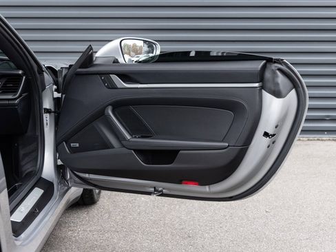 Used 2024 Porsche 911 Carrera 4 w/ Sport Package image 29