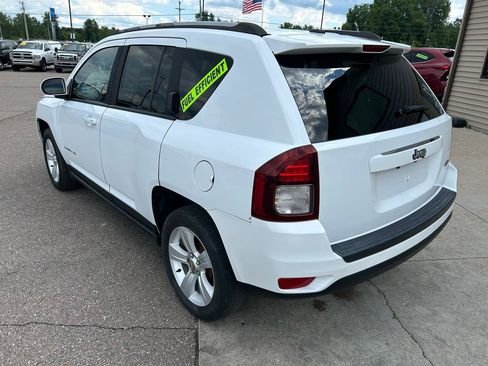 Used 2016 Jeep Compass Latitude FWD image 7