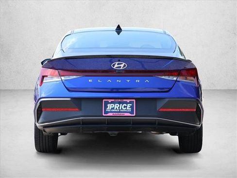 Used 2025 Hyundai Elantra Sport FWD image 6