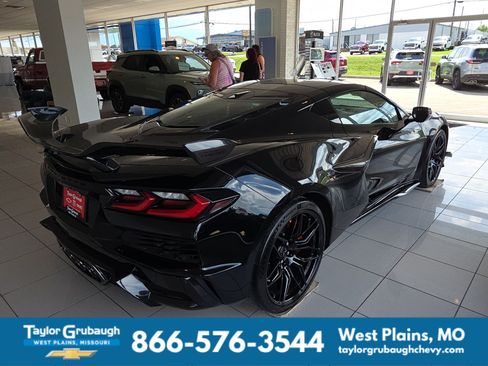 New 2026 Chevrolet Corvette Z06 w/ Z07 Performance Package RWD image 7