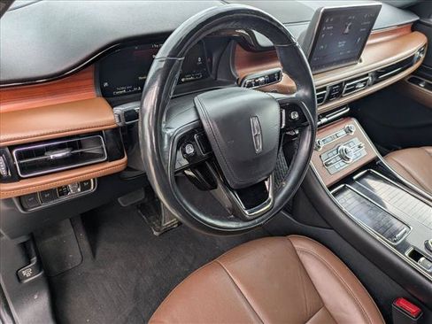 Used 2023 Lincoln Aviator Reserve w/ Elements Package Plus RWD image 10