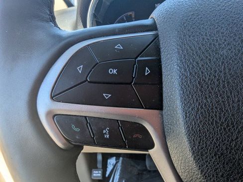 Used 2018 Jeep Grand Cherokee Limited AWD/4WD image 14