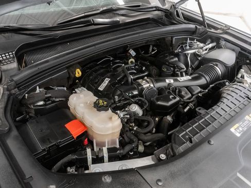 Used 2024 Jeep Grand Cherokee Altitude AWD/4WD image 4