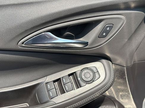 Used 2023 Buick Encore GX Preferred w/ Cold Weather Comfort Package AWD/4WD image 15