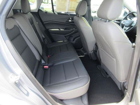 Used 2026 Chevrolet Trax ACTIV w/ Driver Confidence Package FWD image 32