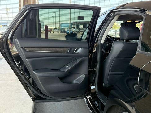 Used 2018 Honda Accord Touring image 45