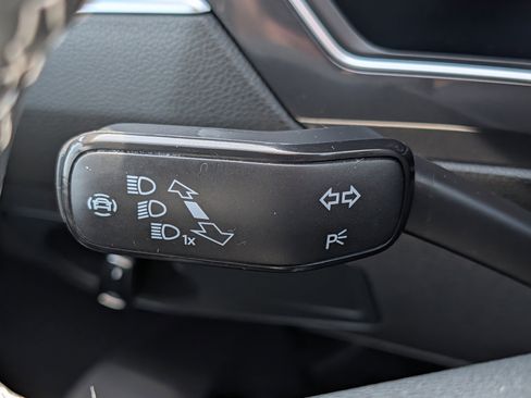 Certified 2022 Volkswagen Tiguan SE AWD/4WD image 28