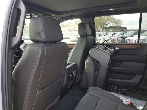 New 2026 GMC Yukon XL Denali w/ Sun & Power Step Package AWD/4WD image 10