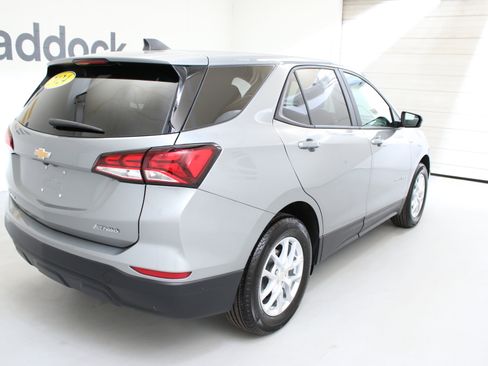 Used 2024 Chevrolet Equinox LS w/ LS Convenience Package FWD image 8
