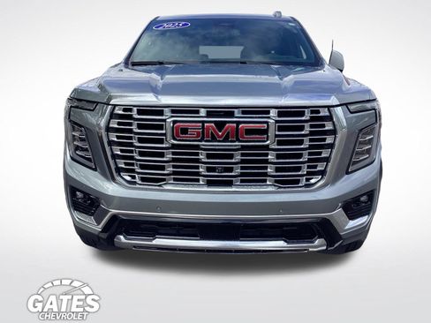 Used 2025 GMC Yukon XL Denali AWD/4WD image 2