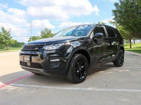 Used 2019 Land Rover Discovery Sport HSE AWD/4WD image 3