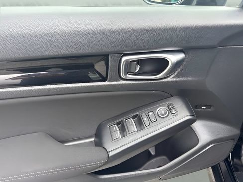 Used 2025 Honda Civic Sport image 16