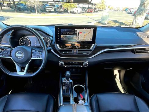 Used 2024 Nissan Altima 2.5 SR w/ SR Premium Package image 15