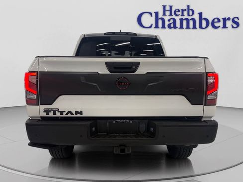 Used 2023 Nissan Titan PRO-4X w/ Pro-4x Convenience Package AWD/4WD image 10