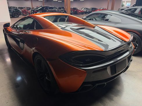 Used 2019 McLaren 570S Spider RWD image 5