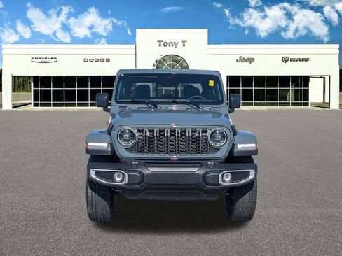 New 2026 Jeep Gladiator Sahara image 2