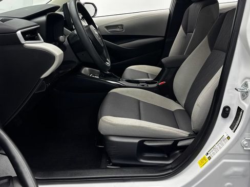 Used 2025 Toyota Corolla LE w/ LE Premium Package FWD image 12