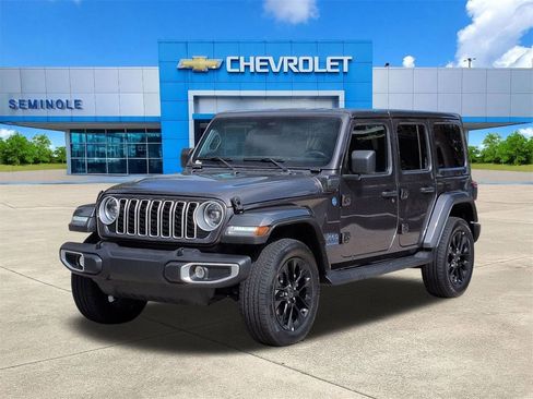 Used 2025 Jeep Wrangler Unlimited Sahara AWD/4WD image 2
