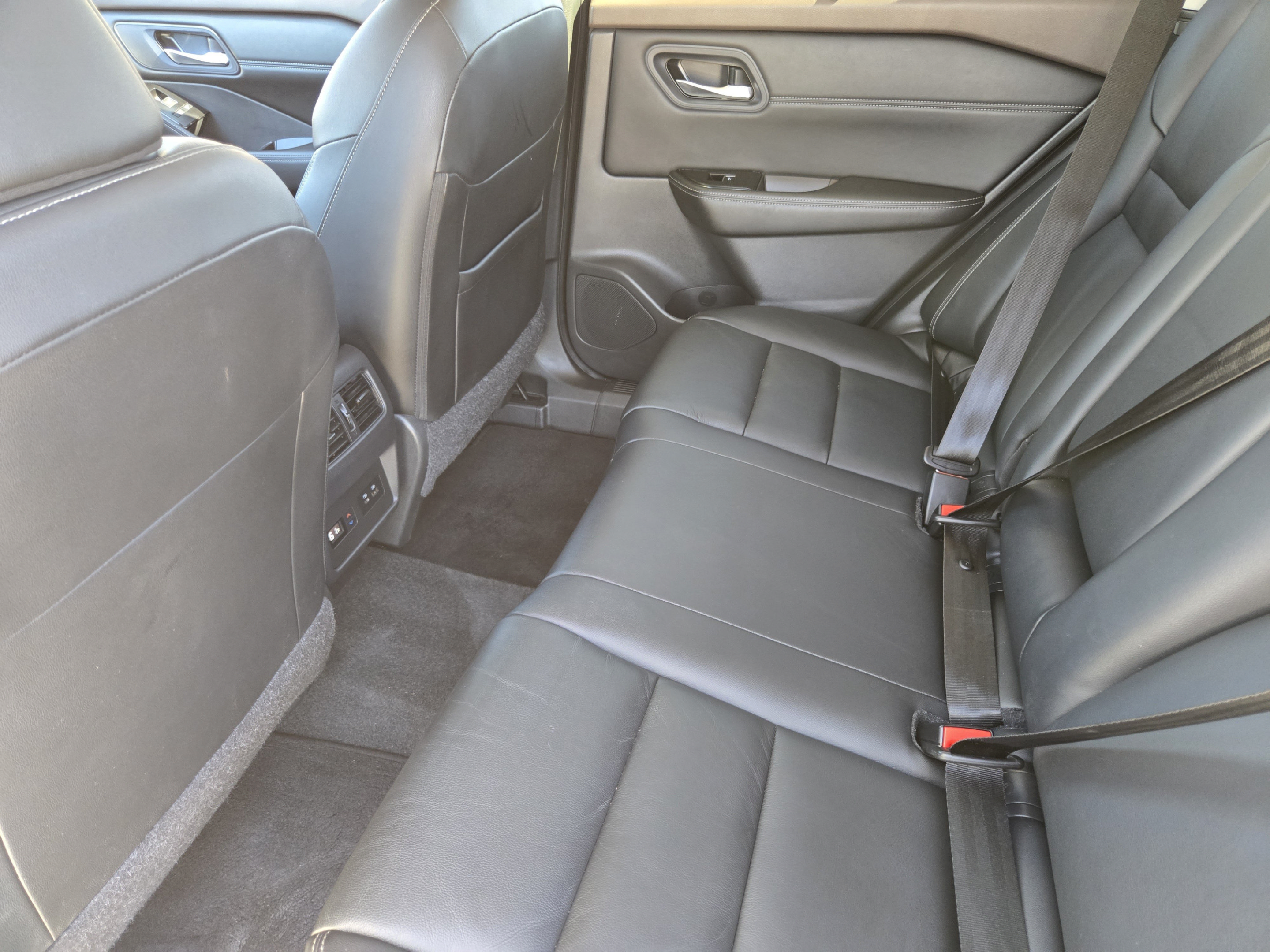 Used 2023 Nissan Rogue SL w/ SL Premium Package FWD image 32
