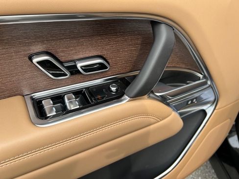 New 2025 Land Rover Range Rover SE image 11