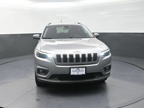 Used 2019 Jeep Cherokee Latitude w/ Popular Appearance Group AWD/4WD image 2
