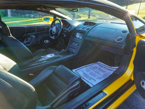 Used 2005 Lamborghini Gallardo image 32