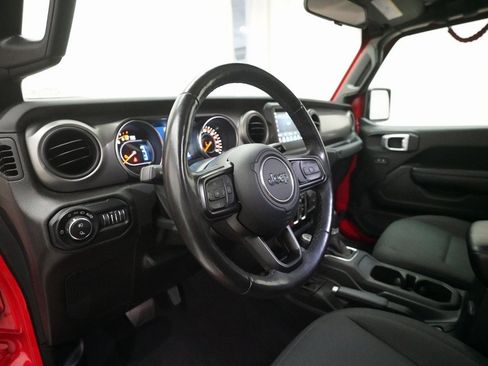 Used 2021 Jeep Gladiator Willys image 8