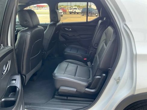 Used 2023 Chevrolet Traverse LT FWD image 25