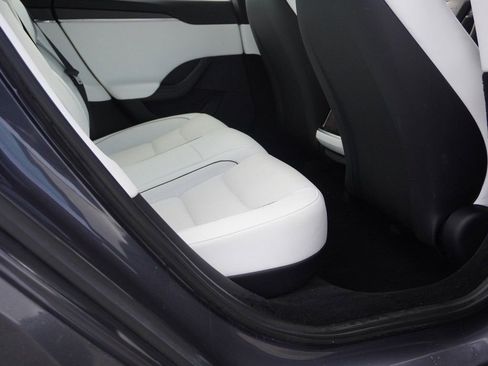 Used 2023 Tesla Model S Plaid AWD/4WD image 24