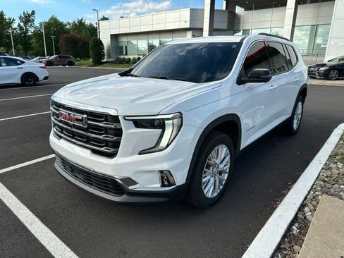 Used 2024 GMC Acadia Elevation FWD image 1