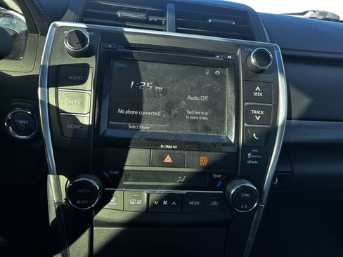 Used 2017 Toyota Camry LE image 15