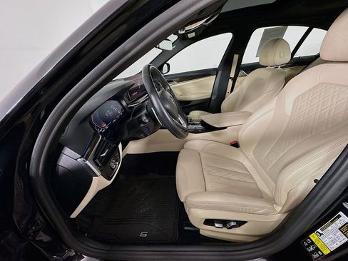 Used 2021 BMW 530i xDrive w/ Convenience Package image 28