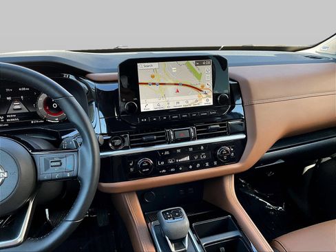 Certified 2025 Nissan Pathfinder Platinum w/ Cargo Package AWD/4WD image 12