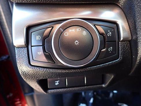 Used 2019 Ford Explorer XLT w/ Equipment Group 202A AWD/4WD image 16