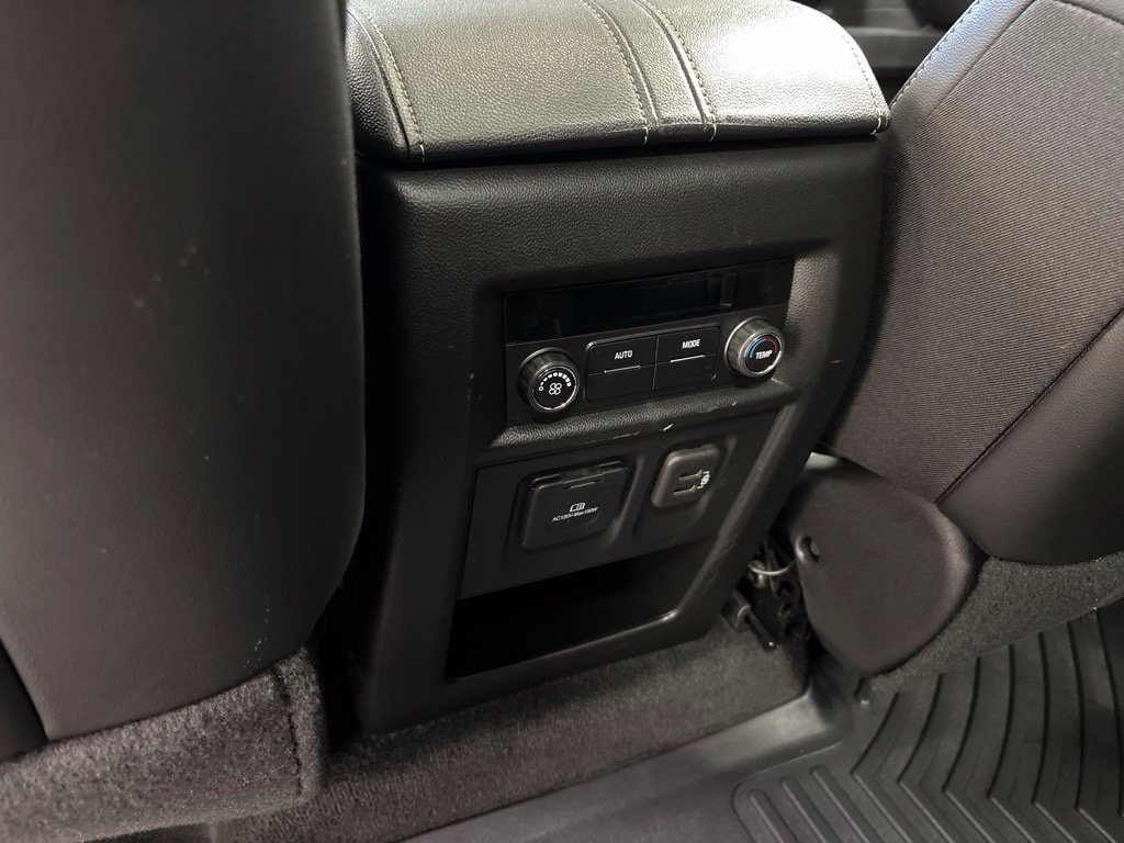 Used 2023 Chevrolet Traverse LT w/ LT Premium Package AWD/4WD image 48