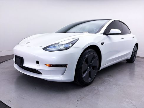Used 2023 Tesla Model 3 Standard Range RWD image 11