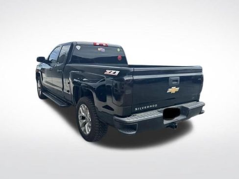 Used 2017 Chevrolet Silverado 1500 Custom w/ Custom Convenience Package RWD image 2