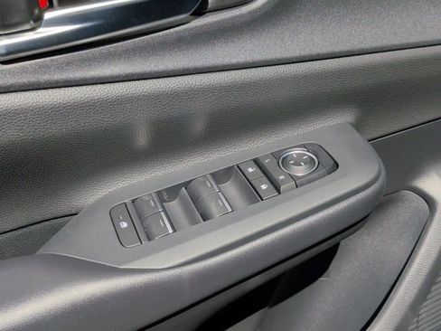 New 2026 Toyota Prius Plug-In Hybrid FWD image 11